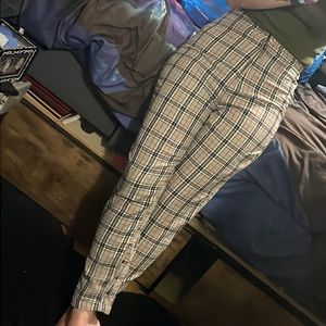 Plaid Burberry design trousers